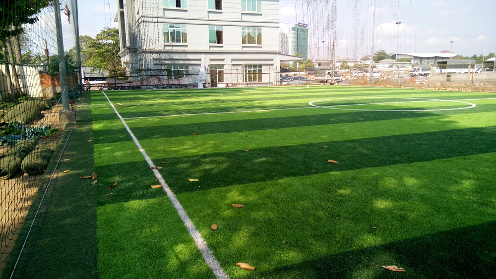 Thi công lắp đặt cỏ nhân tạo sân bóng đá tại các tỉnh miền tây